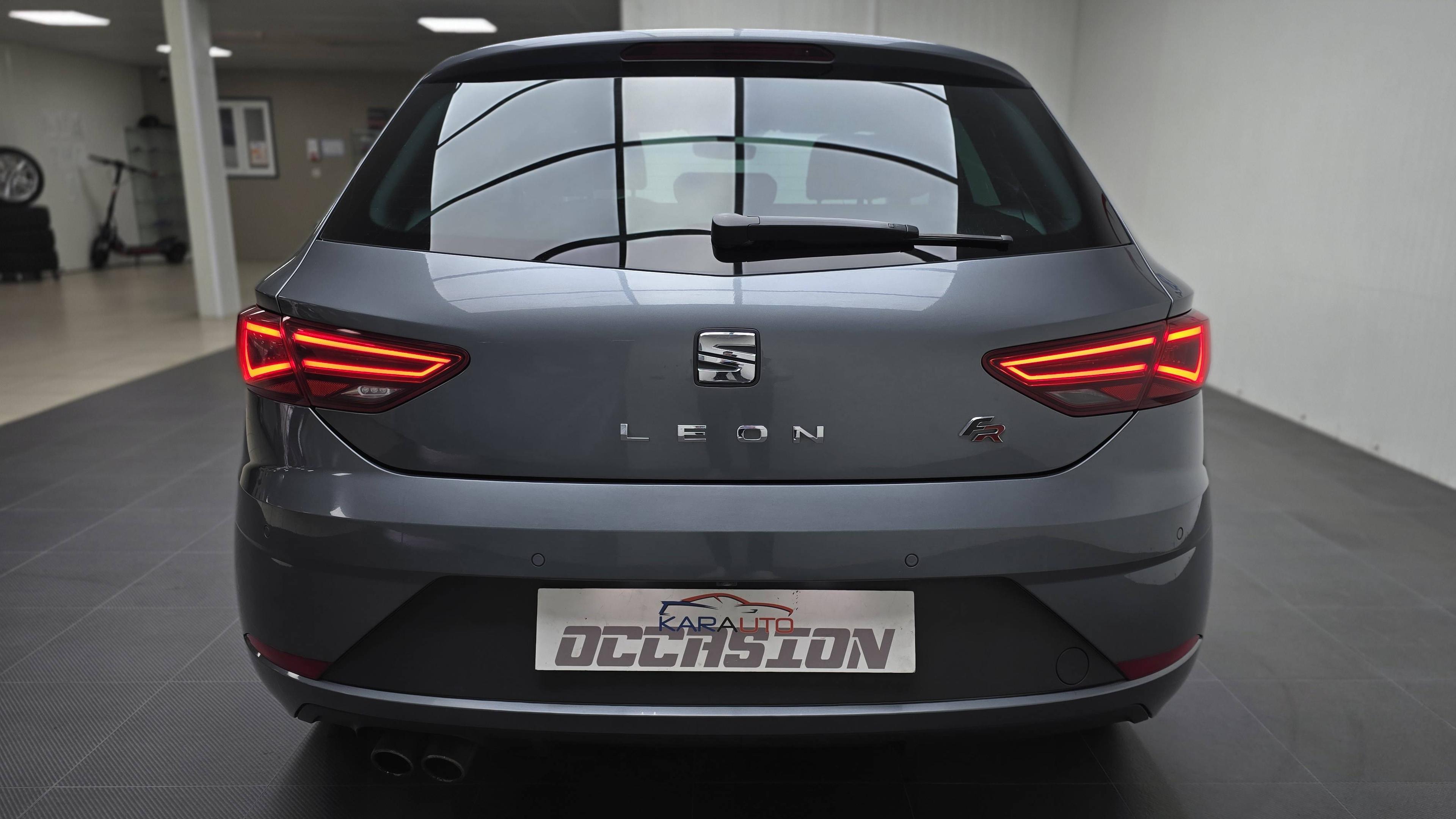 SEAT LEON