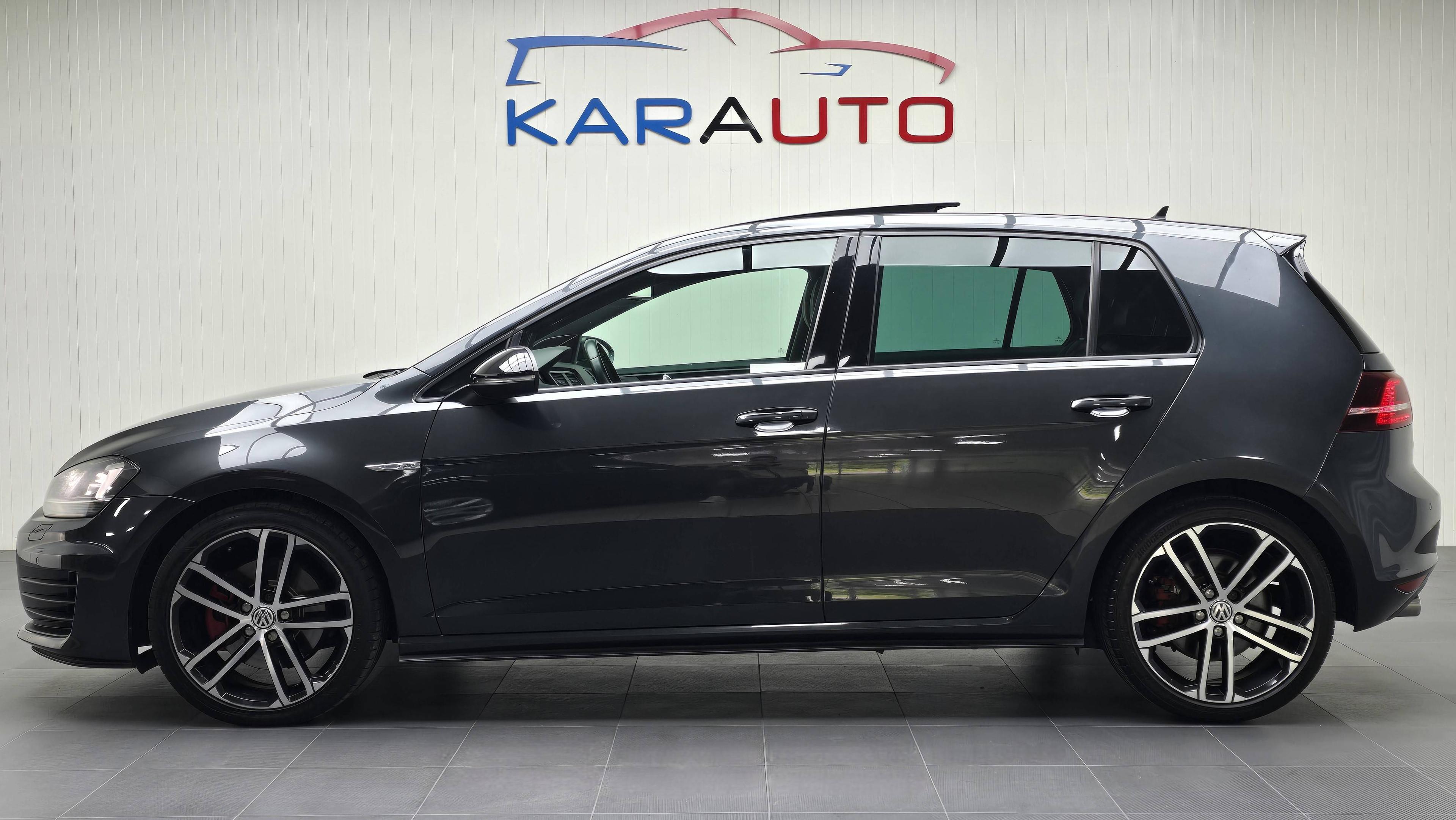 VOLKSWAGEN GOLF